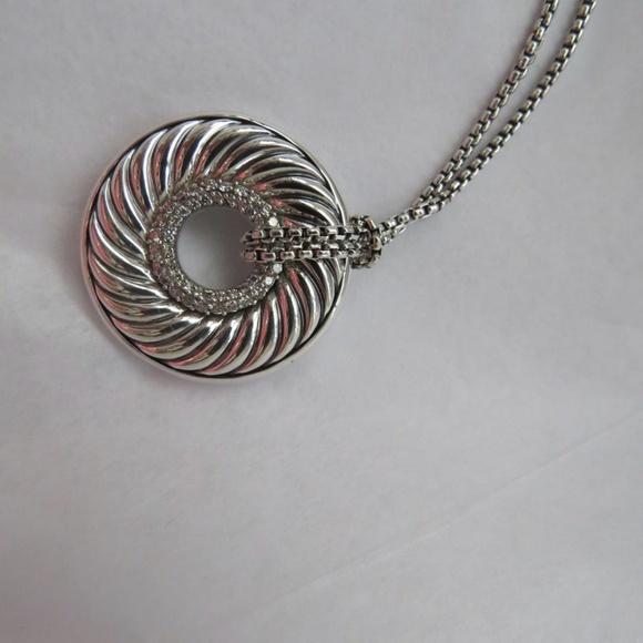 DAVID YURMAN Diamond Sculpted Cable Disc Necklace - Picture 3 of 5